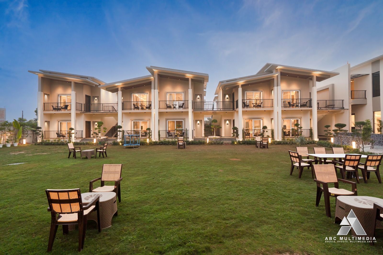 Resort lawn