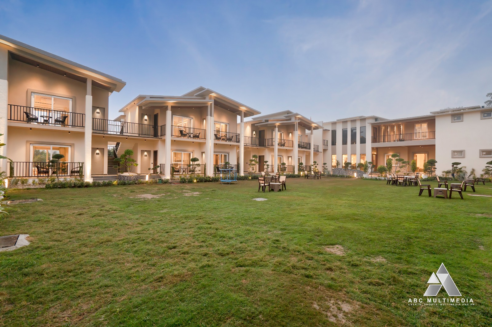 Resort lawn
